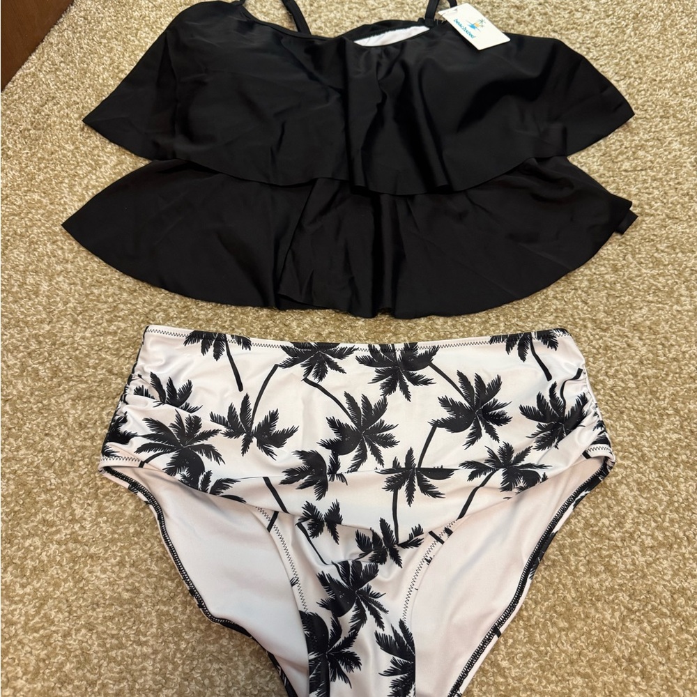 Black and White Palm Print Women's Swim Set